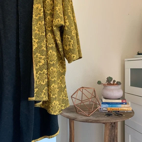 BOHO⚡️ lularoe lindsay mustard / gold lace kimono - Picture 2 of 7